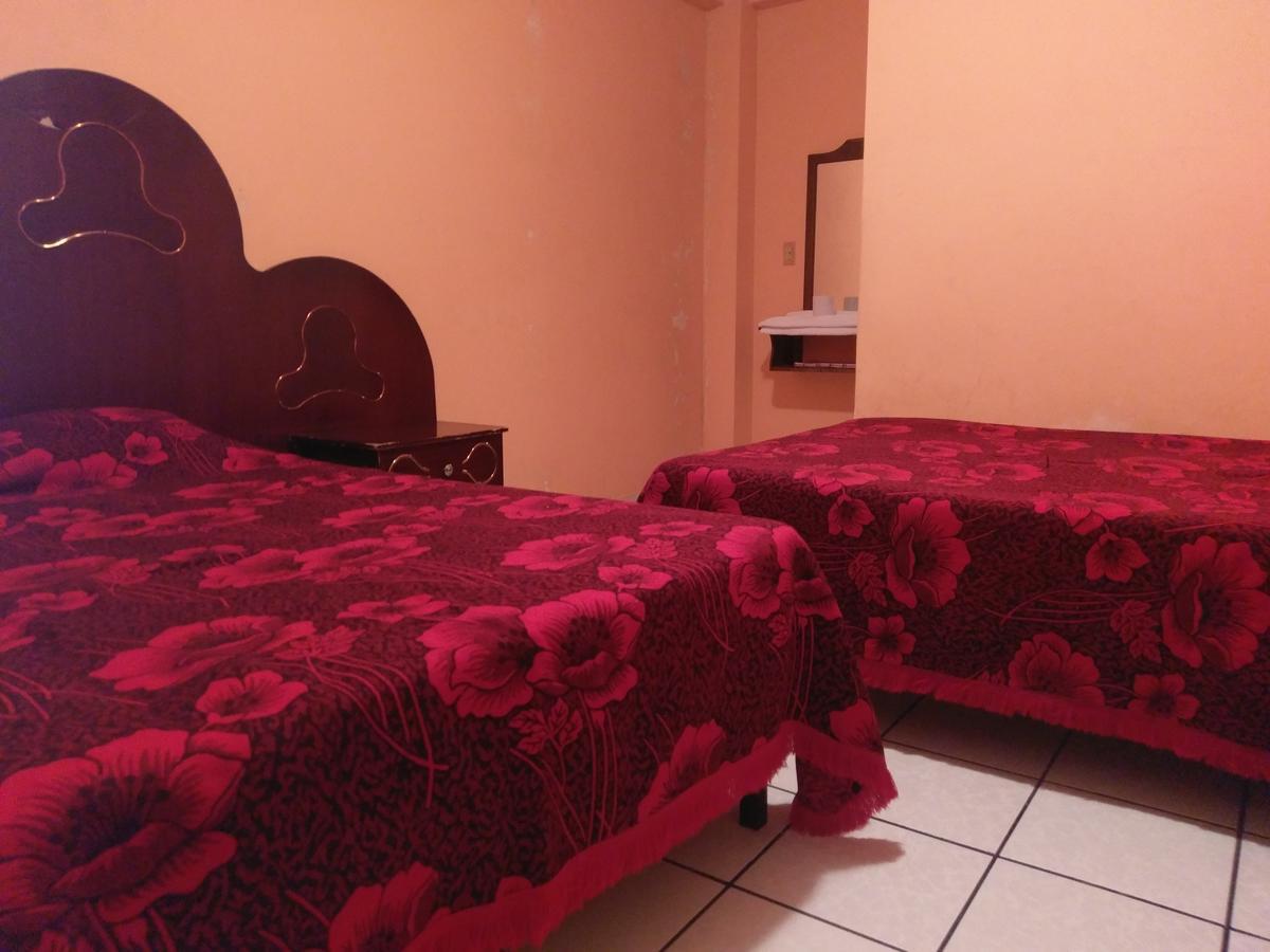 Hotel Cristal Nuevo San Juan Parangaricutiro Екстериор снимка
